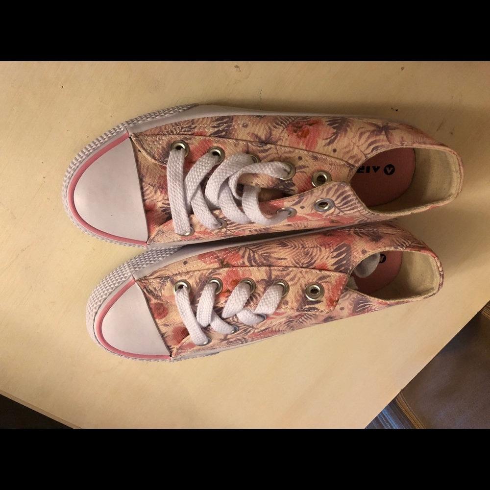 New shoes, never used